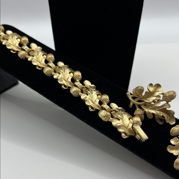 Vintage Crown Trifari Acorn and Oak Leaf Bracelet Earrings Set Alfred Philippe - Picture 6 of 14